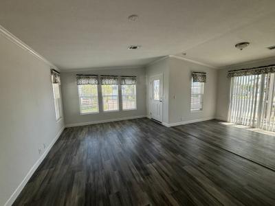 Photo 2 of 20 of home located at 940 Roseau Avenue Venice, FL 34285