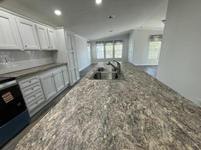 Photo 4 of 20 of home located at 940 Roseau Avenue Venice, FL 34285