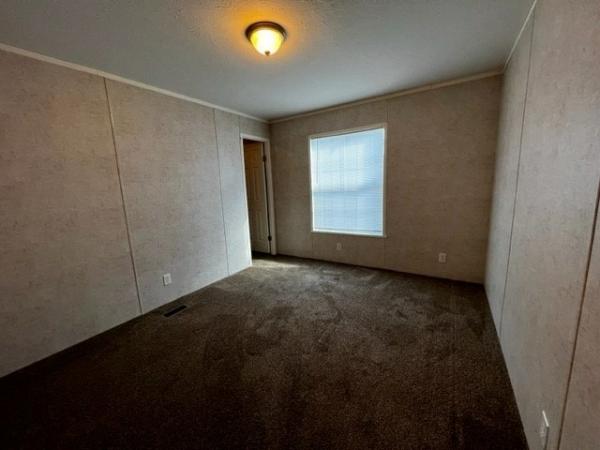 2018 Champion RA2860205 Mobile Home