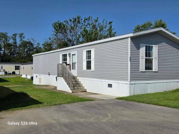 Photo 1 of 2 of home located at 142 Dove Dr Elsmere, KY 41018