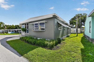 Photo 3 of 8 of home located at 7403 46th Ave. N. Lot 255 Saint Petersburg, FL 33709