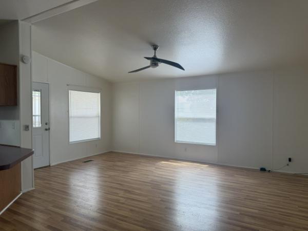2000 Fleetwood LKPOIN Manufactured Home