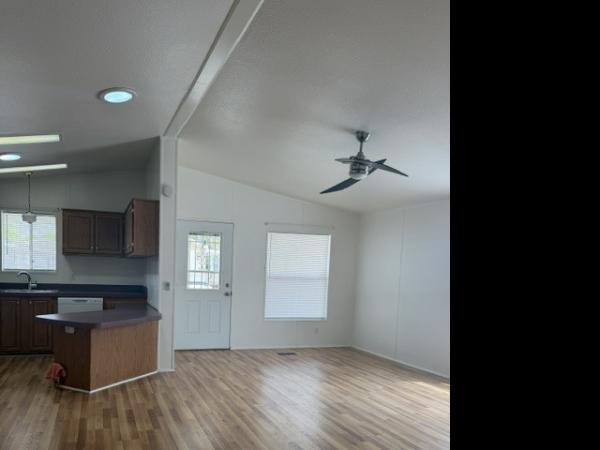 2000 Fleetwood LKPOIN Manufactured Home