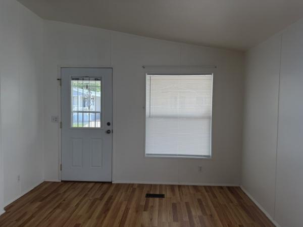 2000 Fleetwood LKPOIN Manufactured Home