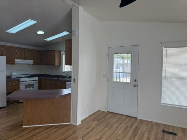 2000 Fleetwood LKPOIN Manufactured Home