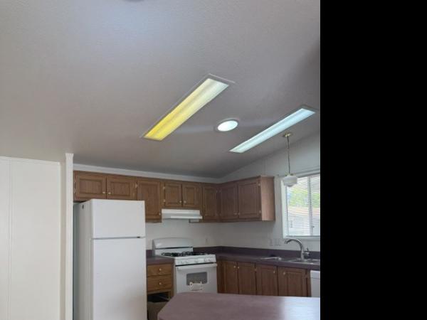 2000 Fleetwood LKPOIN Manufactured Home