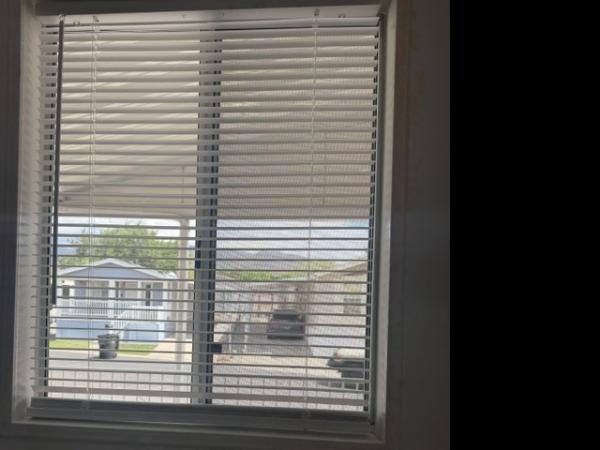 2000 Fleetwood LKPOIN Manufactured Home