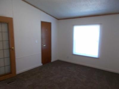 Photo 5 of 41 of home located at 194 NE Coachlight Dr. Topeka, KS 66617