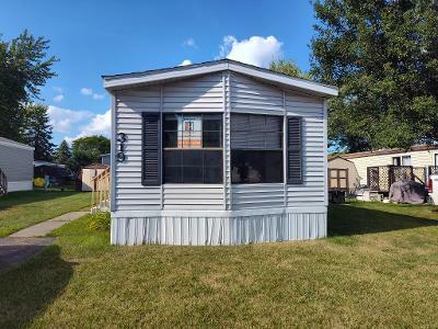 Mobile Home at 319 Emerald Cr South Whitmore Lake, MI 48189