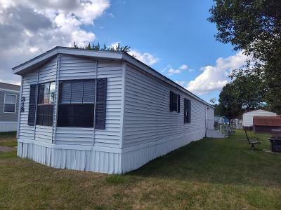 Photo 2 of 10 of home located at 319 Emerald Cr South Whitmore Lake, MI 48189