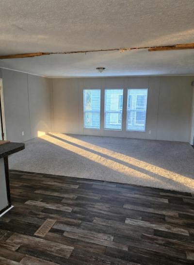 Photo 2 of 15 of home located at 16071 Old Greensboro Road Moundville, AL 35474