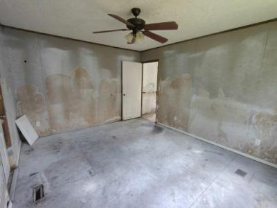 Photo 4 of 9 of home located at 2310 Hwy 71 Marianna, FL 32448