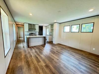 Photo 5 of 13 of home located at 153 Adams Lane Tazewell, TN 37879