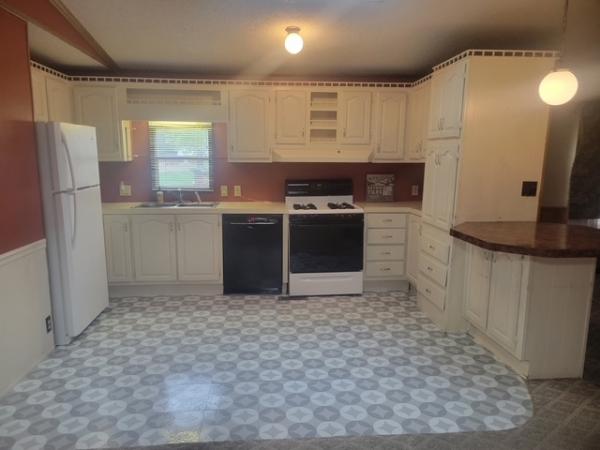 1988 Victorian 1V7522FR2AB1216 Mobile Home