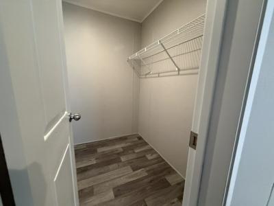 Photo 2 of 11 of home located at 389 Pin Oak Lane Flint, MI 48506