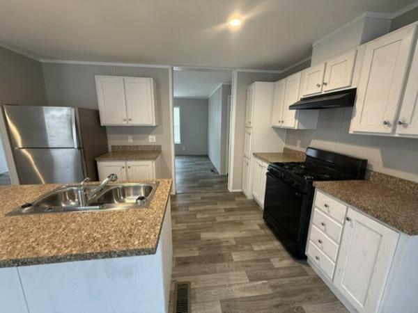 2022 Champion RFN2856907 Mobile Home