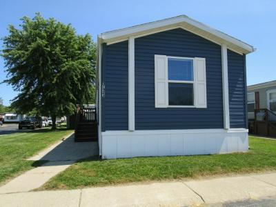 Photo 2 of 13 of home located at 17523 Oak Grove Brownstown, MI 48174