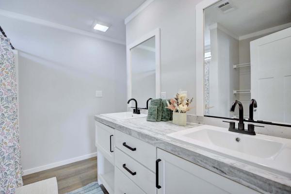 2025 Palm Harbor 26 340CS28563B  Home