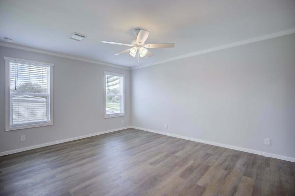 2025 Palm Harbor 29 340CS28563A  Home