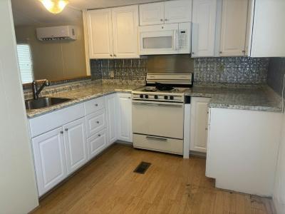 Photo 3 of 14 of home located at 26 Victoria Lane Lake Placid, FL 33852