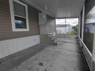 Photo 5 of 6 of home located at 1535 Spruce Drive Lakeland, FL 33815