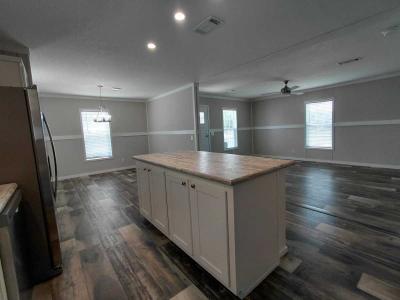 Photo 4 of 7 of home located at 831 Corral Drive Lakeland, FL 33815