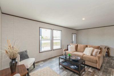 Photo 5 of 8 of home located at 13408 Lake Circle Alexandria , KY 41001