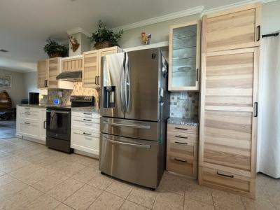 Photo 5 of 27 of home located at 2430 Pier Drive Ruskin, FL 33570