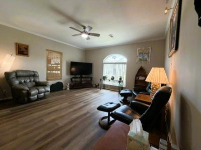 Photo 3 of 27 of home located at 2430 Pier Drive Ruskin, FL 33570