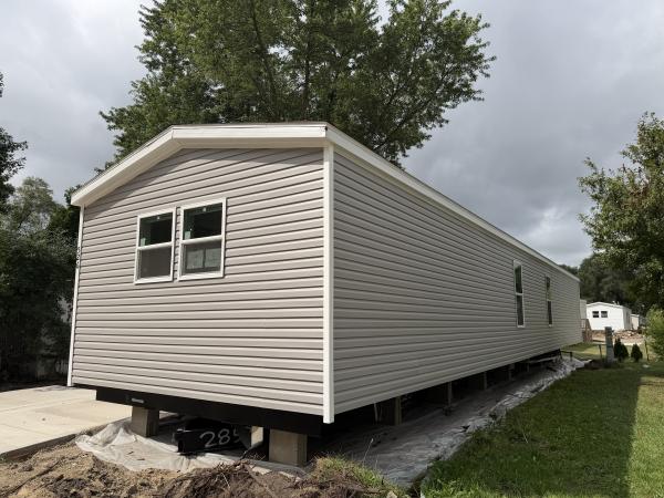 2027 Champion Home Builders, Inc. mobile Home