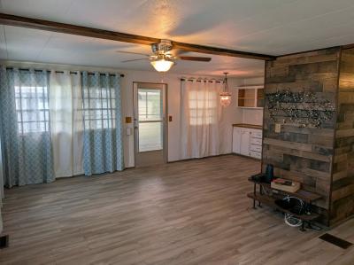 Photo 4 of 8 of home located at 570 57th Ave W Lot 40 Bradenton, FL 34207