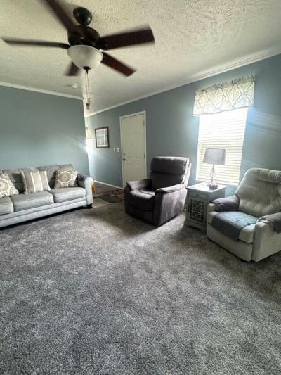 Mobile Home at 25189 Cheyenne Flat Rock, MI 48134
