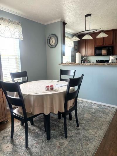 Photo 4 of 23 of home located at 25189 Cheyenne Flat Rock, MI 48134