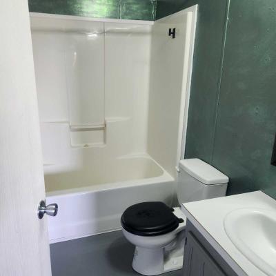 Photo 5 of 8 of home located at 1712 Pella Avenue Oskaloosa, IA 52577