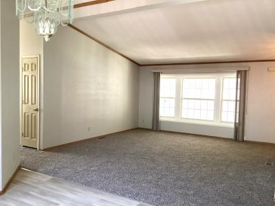 Photo 4 of 17 of home located at 49987 Snow Bird Court Shelby Township, MI 48315