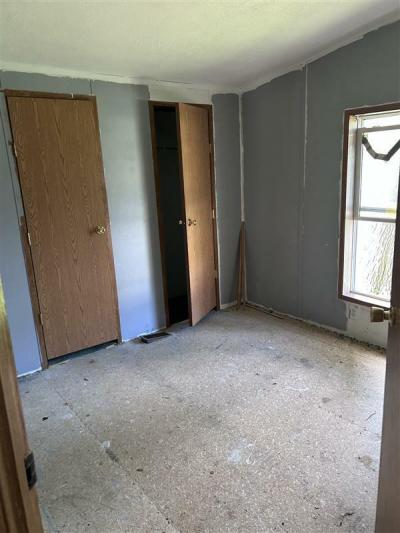 Photo 4 of 12 of home located at 1167 Sattley St. Decatur, IL 62526