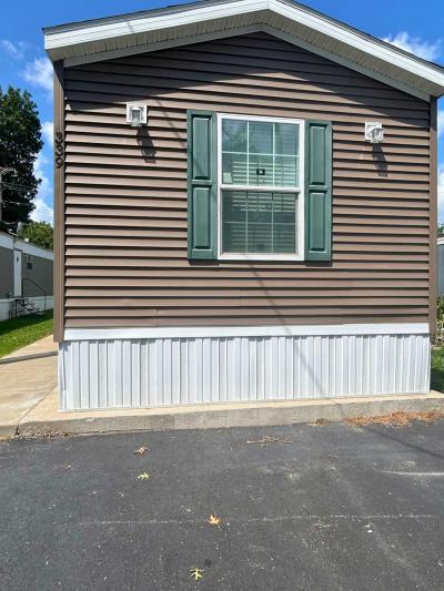 Photo 2 of 12 of home located at 339 Oakleaf Dr Saint Charles, MO 63301