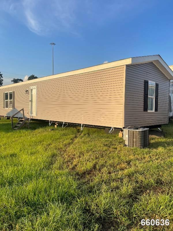 Photo 1 of 2 of home located at Wrights Manufactured Homes 21338 Ih-10 Vidor, TX 77662