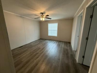 Photo 4 of 13 of home located at 850 Jerald Drive Flint, MI 48506