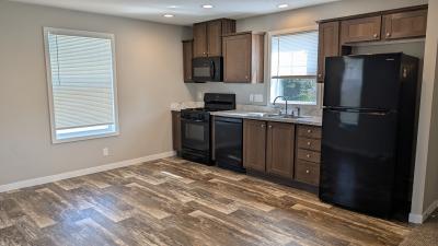 Photo 2 of 7 of home located at 225 E Glengarry Ct Highland, MI 48357