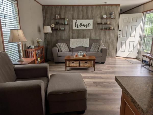 2015 CHAMPION ADVANTAGE II Mobile Home
