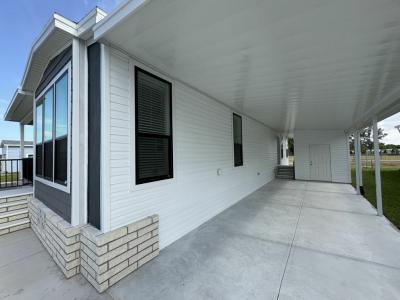Photo 3 of 20 of home located at 1634 Voyager Drive Sarasota, FL 34234