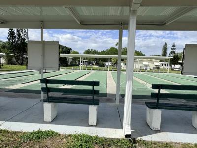 Photo 4 of 20 of home located at 1634 Voyager Drive Sarasota, FL 34234