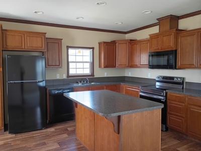 Photo 4 of 7 of home located at 7627 Woodlake View San Antonio, TX 78244