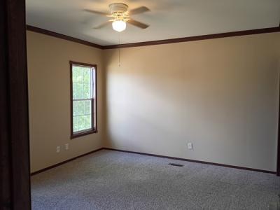 Photo 5 of 7 of home located at 7627 Woodlake View San Antonio, TX 78244