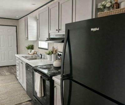 Photo 4 of 14 of home located at 38651 Tarr Drive T49 Zephyrhills, FL 33540