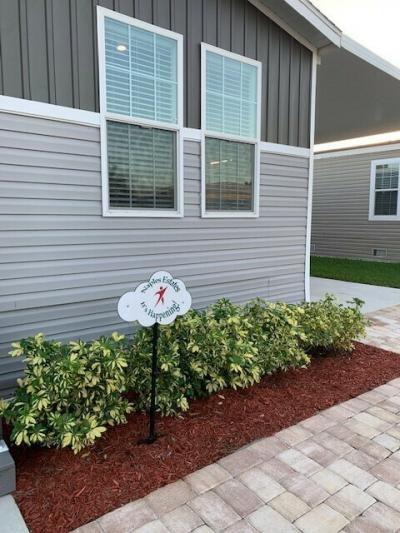Photo 3 of 40 of home located at 145 Driftwood Lane Naples, FL 34112