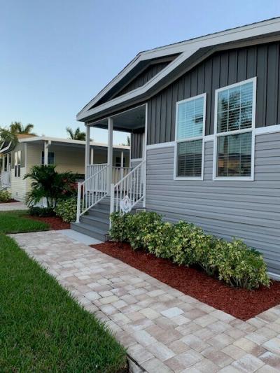 Photo 5 of 40 of home located at 145 Driftwood Lane Naples, FL 34112
