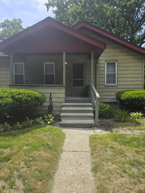 Photo 1 of 2 of home located at 21413 Hamilton Avenue Farmington Hills, MI 48336