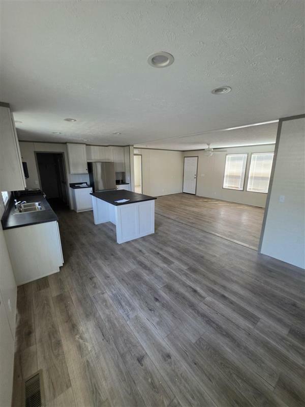 Photo 1 of 2 of home located at 219 Willow Oak Dr Morton, IL 61550